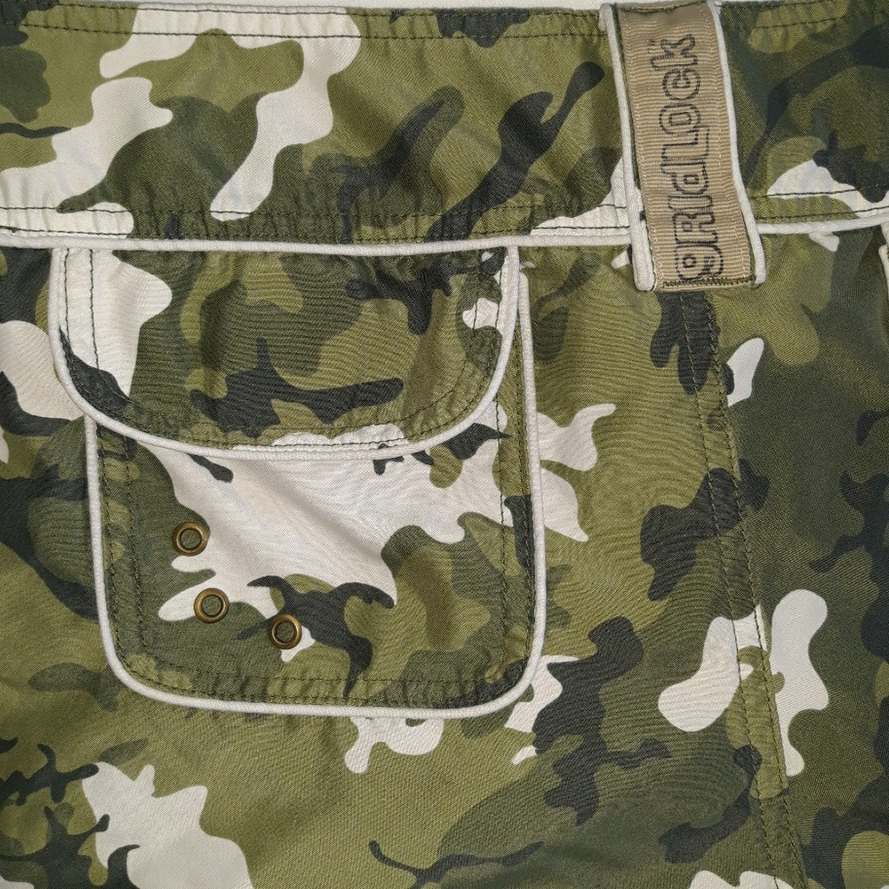 Gridlock Camo shorts, size Large - Picture 5 of 5